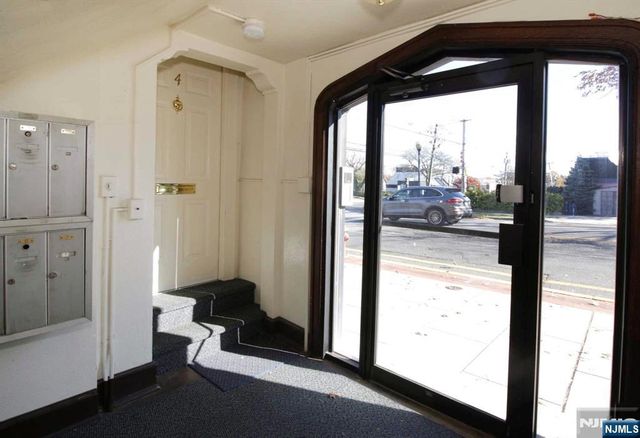 54-56 Oak Street 3, Ridgewood, NJ 07450