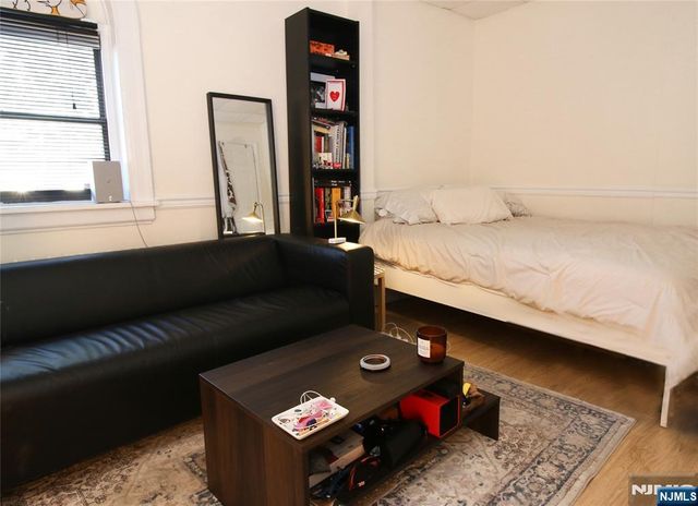54-56 Oak Street 3, Ridgewood, NJ 07450