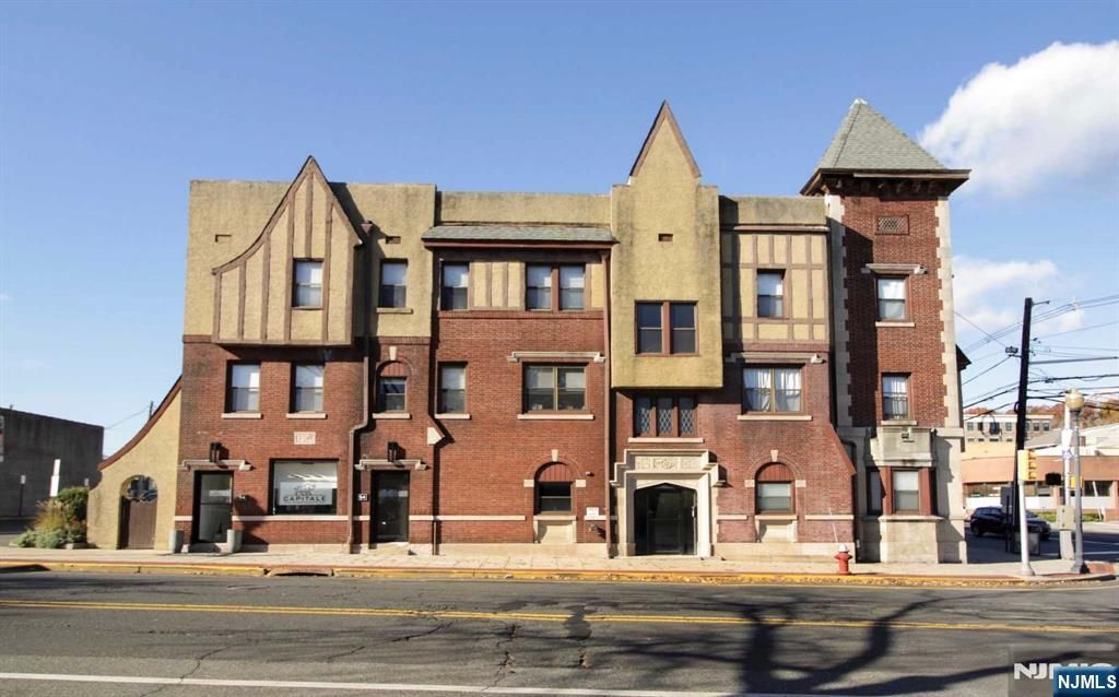 54-56 Oak Street 3, Ridgewood, NJ 07450