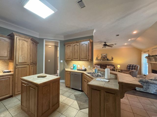 26 Auburn Hills, Greenbrier, AR 72058
