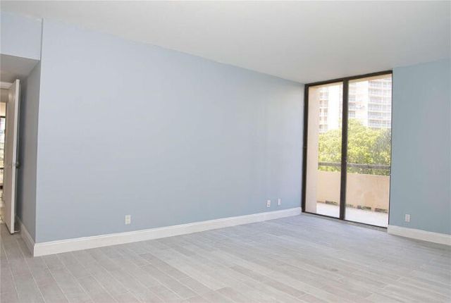 19355 Turnberry Way, Miami, FL 33180