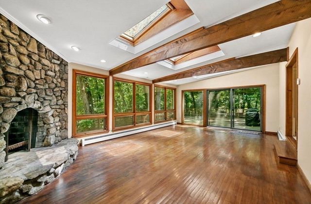 28 Revere Rd, Longmeadow, MA 01106