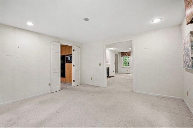 28 Revere Rd, Longmeadow, MA 01106