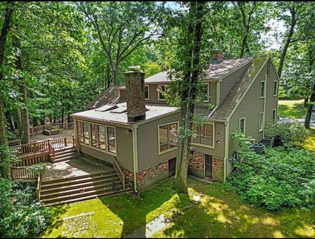 28 Revere Rd, Longmeadow, MA 01106