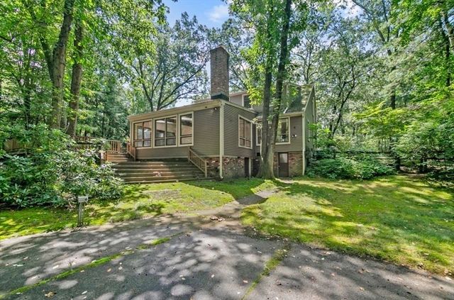 28 Revere Rd, Longmeadow, MA 01106