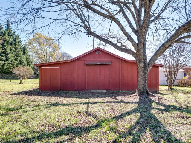 400 Pitts School Road NW, Concord, NC 28027