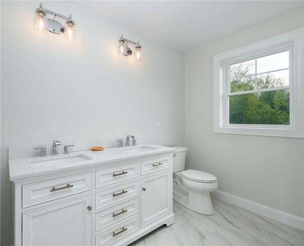 4 Upper Farm Way, Johnston, RI 02919