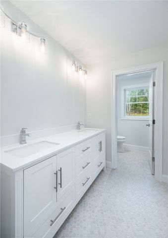 4 Upper Farm Way, Johnston, RI 02919