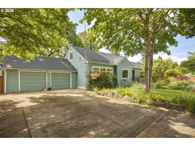 942 FAIRWAY Dr, Eugene, OR 97404