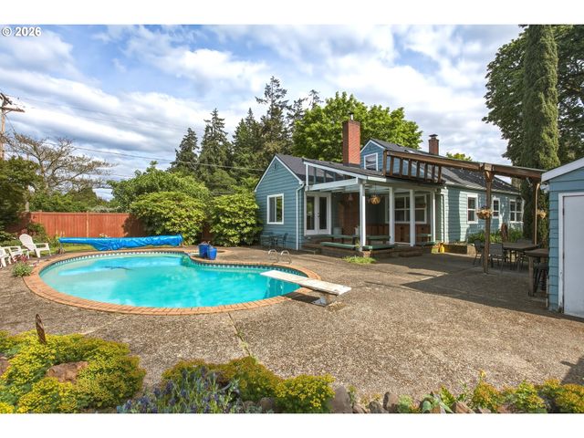 942 FAIRWAY Dr, Eugene, OR 97404