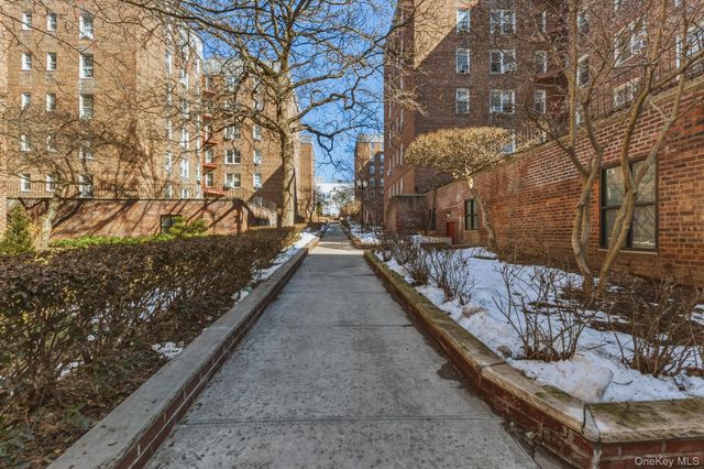 67-14 108th Street 3D, Forest Hills, NY 11375