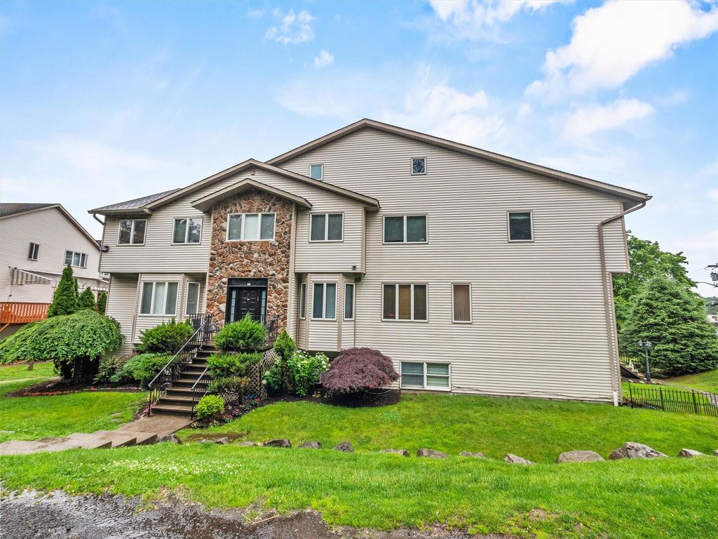 4 Spruill Court, Monsey, NY 10952
