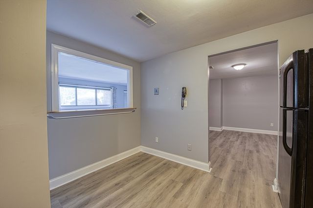 221 Oak St 12-15, Brockton, MA 02301