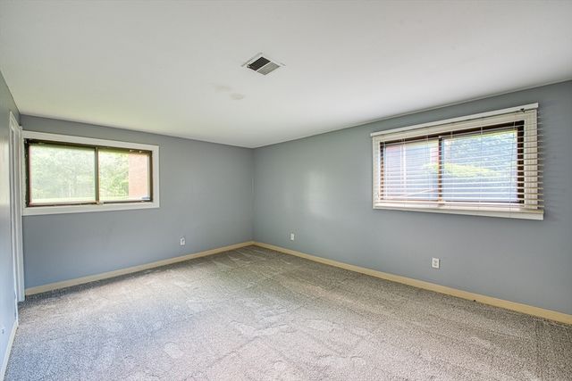 221 Oak St 12-15, Brockton, MA 02301