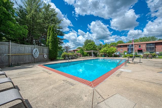 221 Oak St 12-15, Brockton, MA 02301