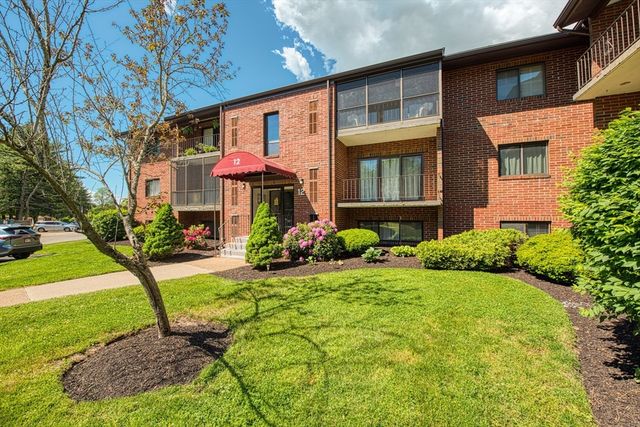 221 Oak St 12-15, Brockton, MA 02301