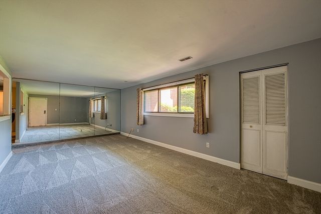 221 Oak St 12-15, Brockton, MA 02301