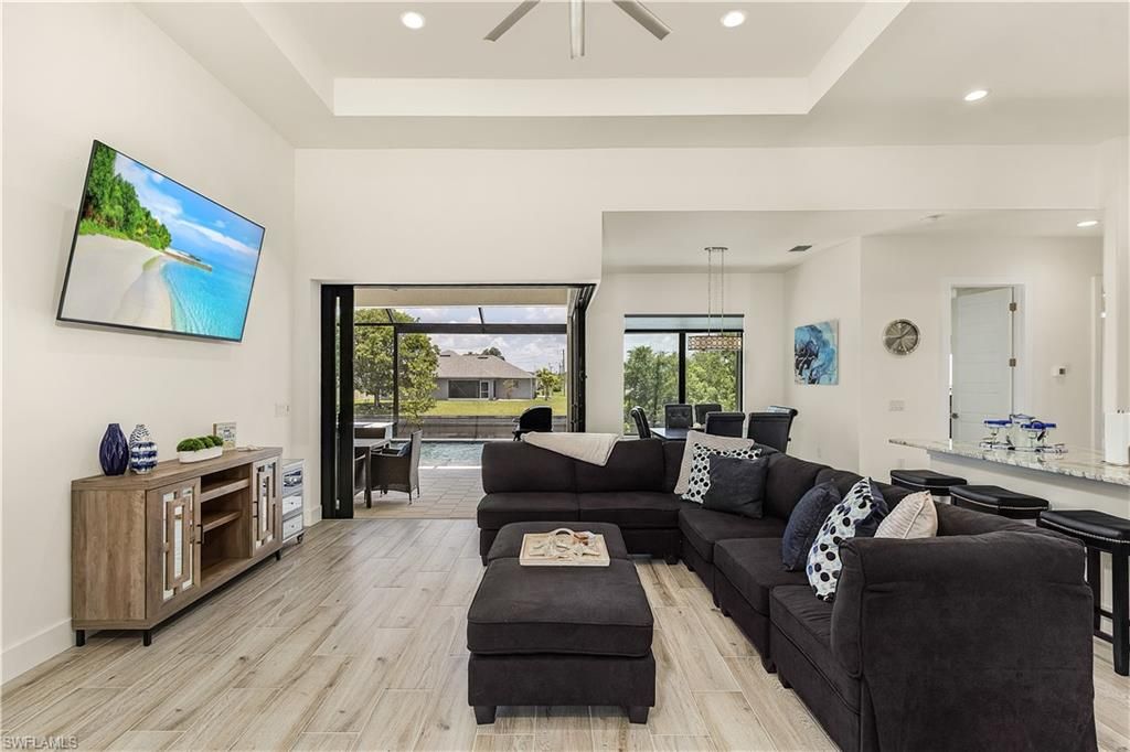 Image 11 of property listing at 337 SW 31st AVE, Cape Coral, FL 33991