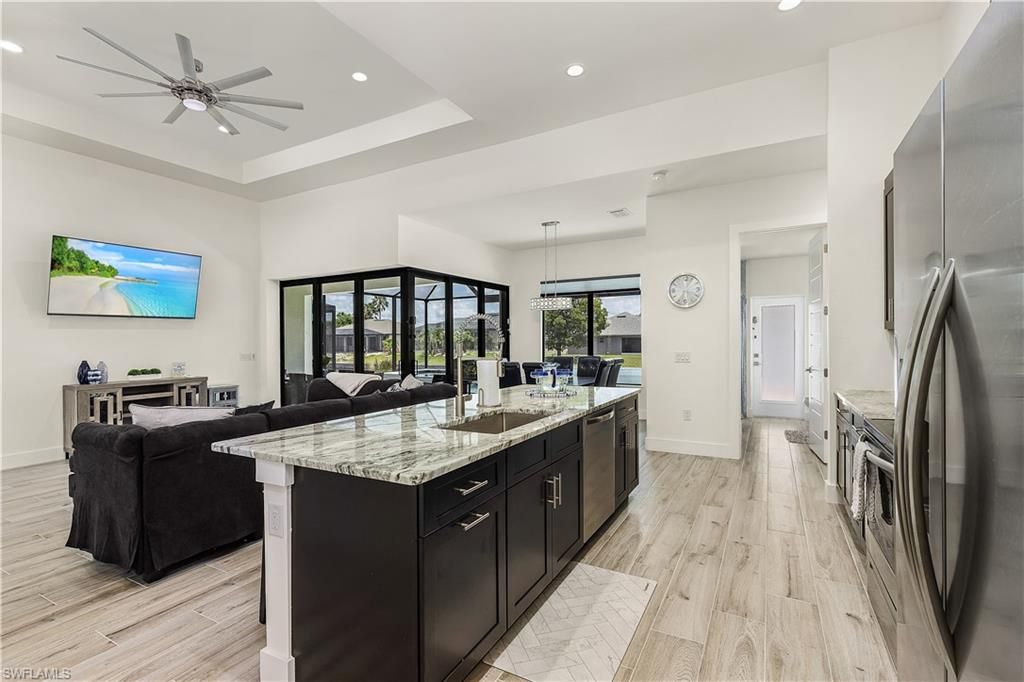 Image 16 of property listing at 337 SW 31st AVE, Cape Coral, FL 33991