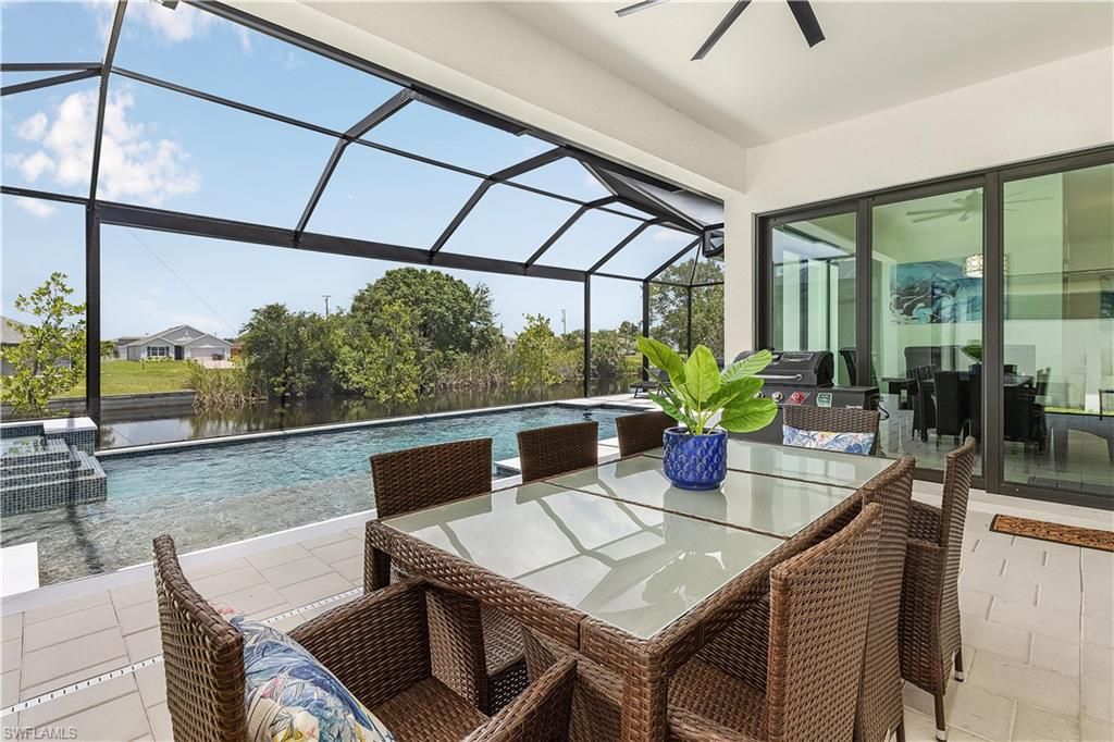 Image 21 of property listing at 337 SW 31st AVE, Cape Coral, FL 33991