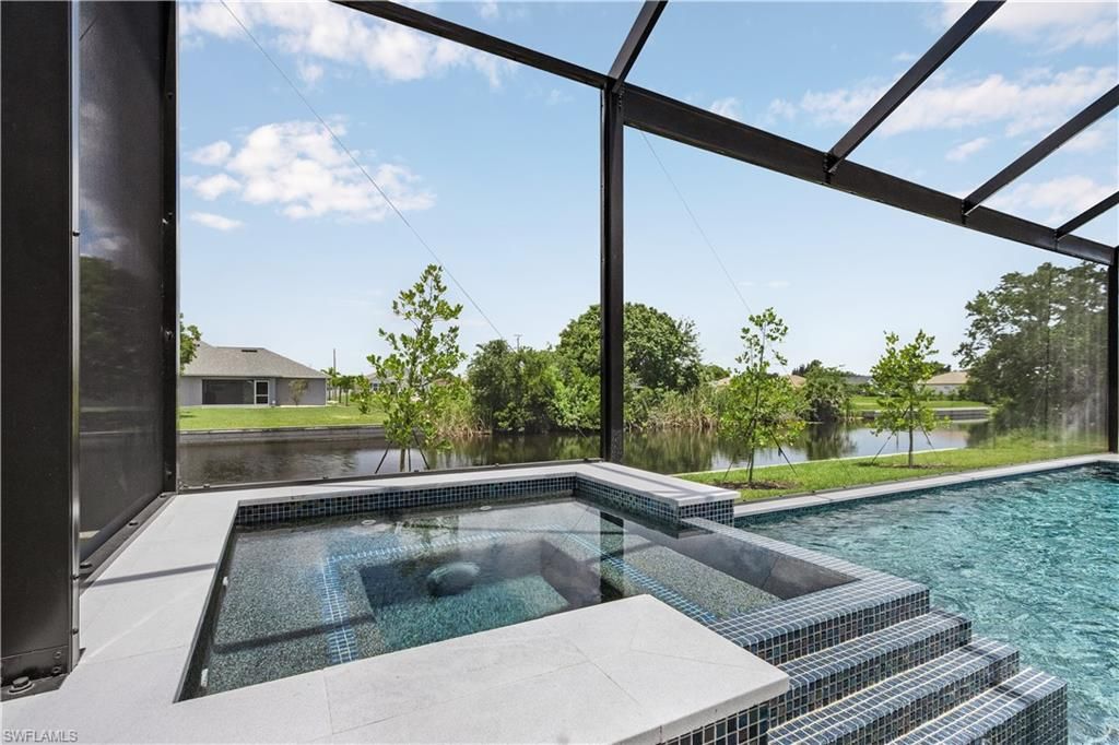 Image 23 of property listing at 337 SW 31st AVE, Cape Coral, FL 33991