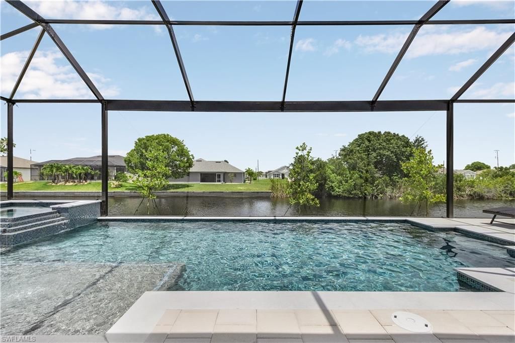 Image 25 of property listing at 337 SW 31st AVE, Cape Coral, FL 33991