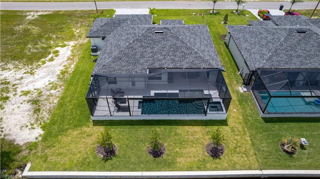 Image 30 of property listing at 337 SW 31st AVE, Cape Coral, FL 33991