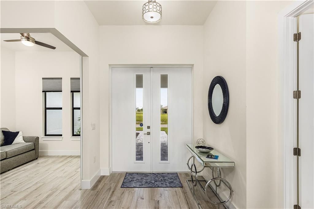 Image 5 of property listing at 337 SW 31st AVE, Cape Coral, FL 33991