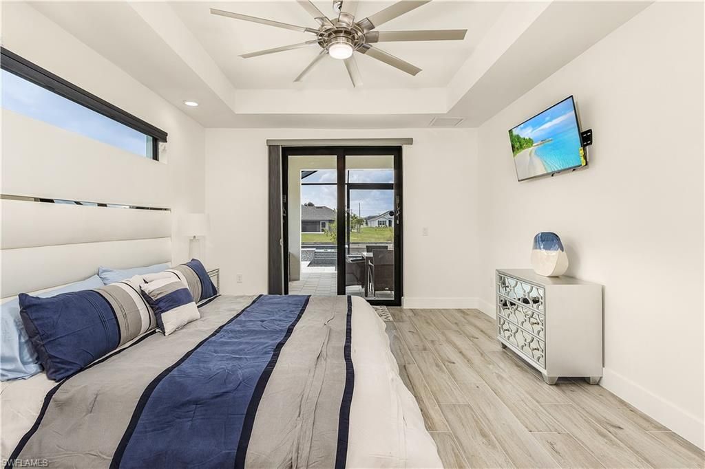 Image 8 of property listing at 337 SW 31st AVE, Cape Coral, FL 33991