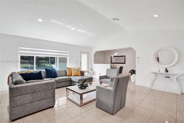 4836 NW 94th Ave, Sunrise, FL 33351