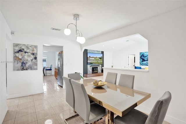 4836 NW 94th Ave, Sunrise, FL 33351