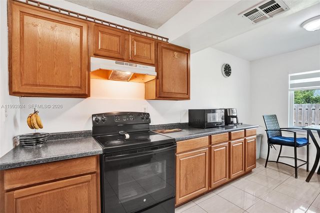 4836 NW 94th Ave, Sunrise, FL 33351