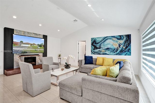 4836 NW 94th Ave, Sunrise, FL 33351