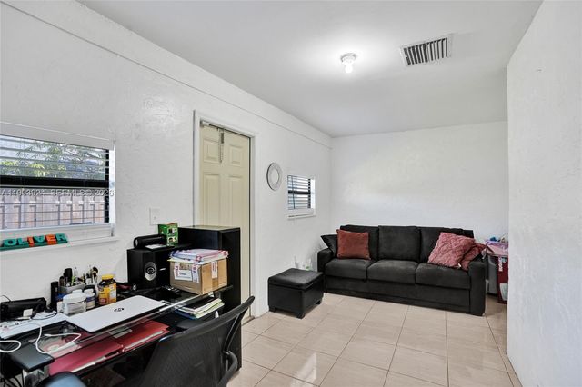 4836 NW 94th Ave, Sunrise, FL 33351