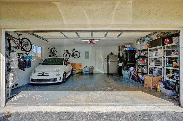 4836 NW 94th Ave, Sunrise, FL 33351