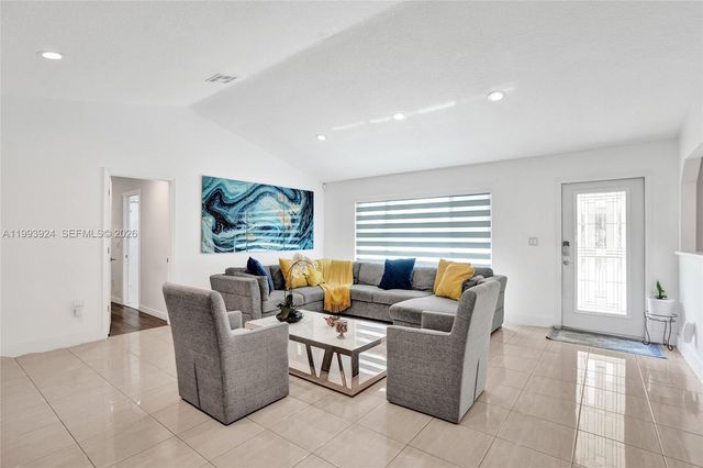 4836 NW 94th Ave, Sunrise, FL 33351