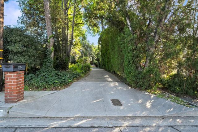 214 W Le Roy Avenue, Arcadia, CA 91007