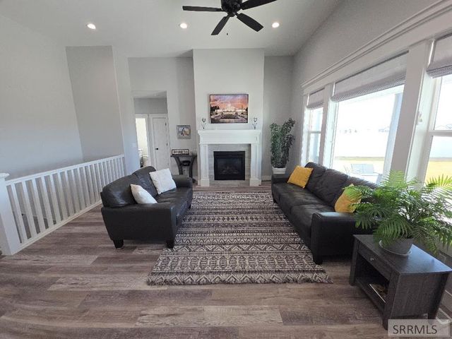 5078 E Allcott Drive, Iona, ID 83427