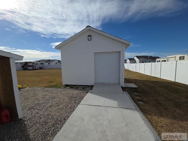 5078 E Allcott Drive, Iona, ID 83427