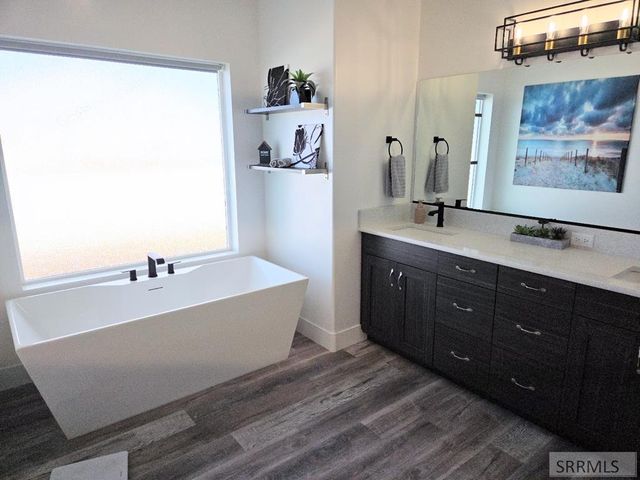 5078 E Allcott Drive, Iona, ID 83427