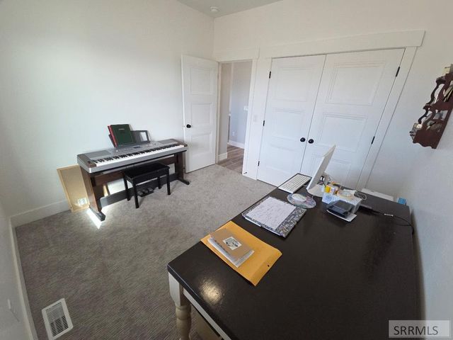 5078 E Allcott Drive, Iona, ID 83427