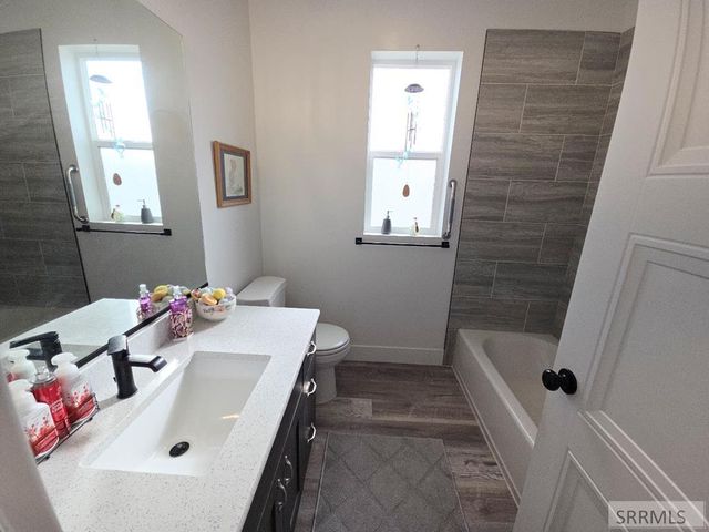 5078 E Allcott Drive, Iona, ID 83427