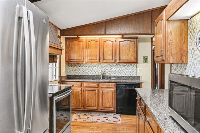 5260 Driftwood Avenue, Kalamazoo, MI 49009