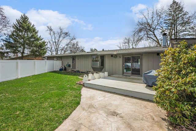 5260 Driftwood Avenue, Kalamazoo, MI 49009