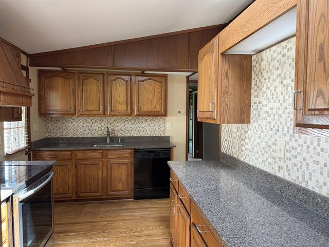 5260 Driftwood Avenue, Kalamazoo, MI 49009