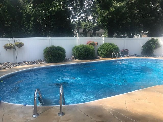 5260 Driftwood Avenue, Kalamazoo, MI 49009