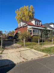 9385 Dorchester Street, Detroit, MI 48214