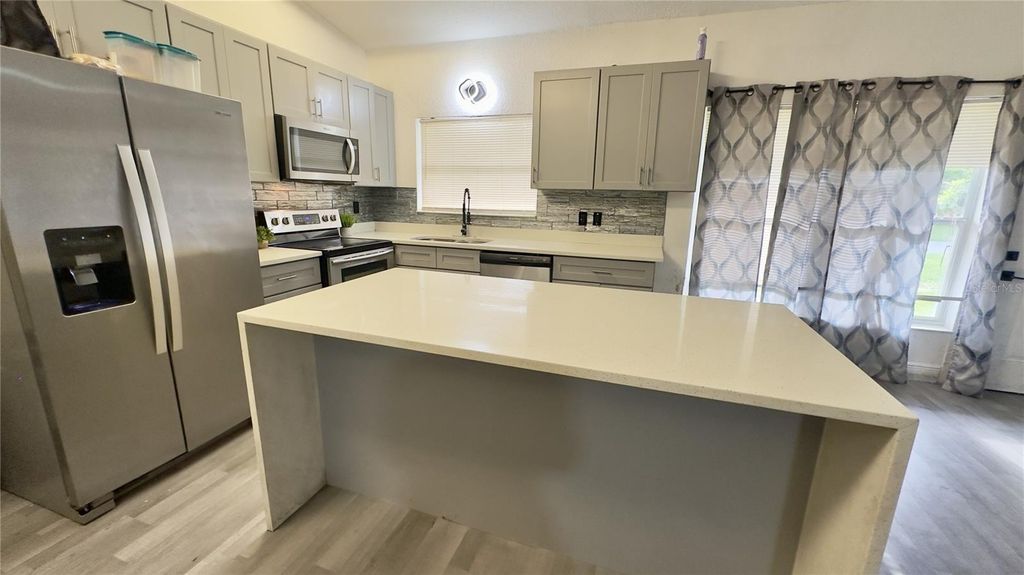 Image 2 of property listing at 223 HOPE CIRCLE, Orlando, FL 32811
