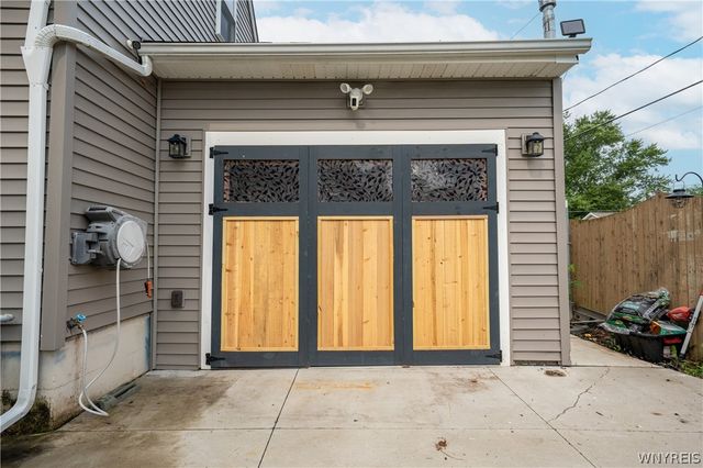 10 Terry Lane, Cheektowaga, NY 14225
