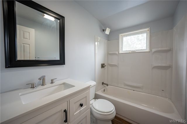 10 Terry Lane, Cheektowaga, NY 14225
